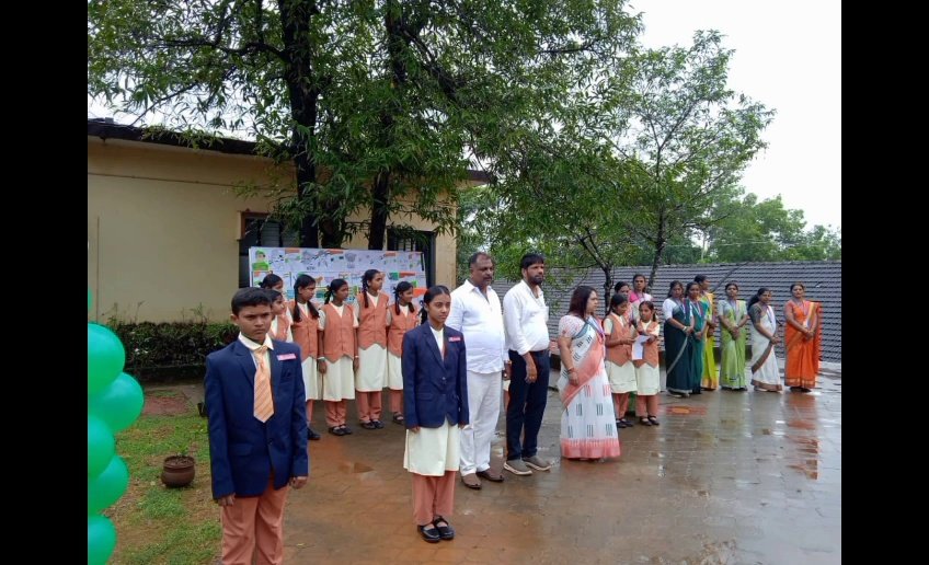 Independence Day Celebration at Alevoor Poornaprajna Public School