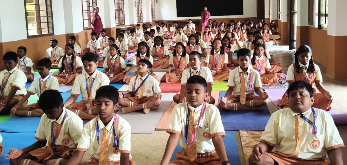 Practice of Yoga for Students at Alevoor Poornaprajna Public School